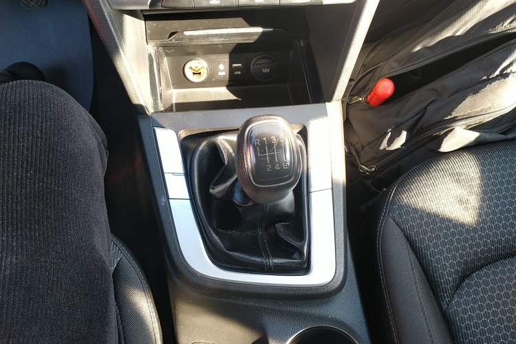 Used Hyundai Elantra 2016 1.6L Manual ZhiXuan · Dynamic Model