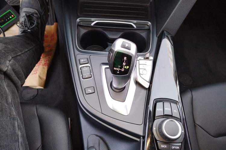 Used BMW 3 Series 2016 320Li Ambition Model
