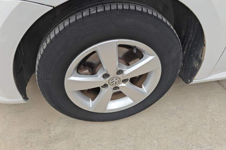 Used Volkswagen Lavida 2015 1.6L Manual Fashion Edition
