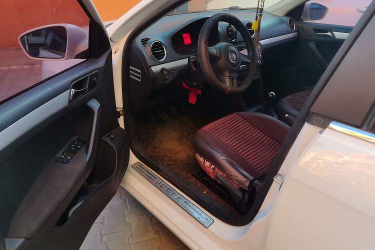 Used Volkswagen Jetta 2015 Zhuihui Edition 1.6L Manual Comfort Model