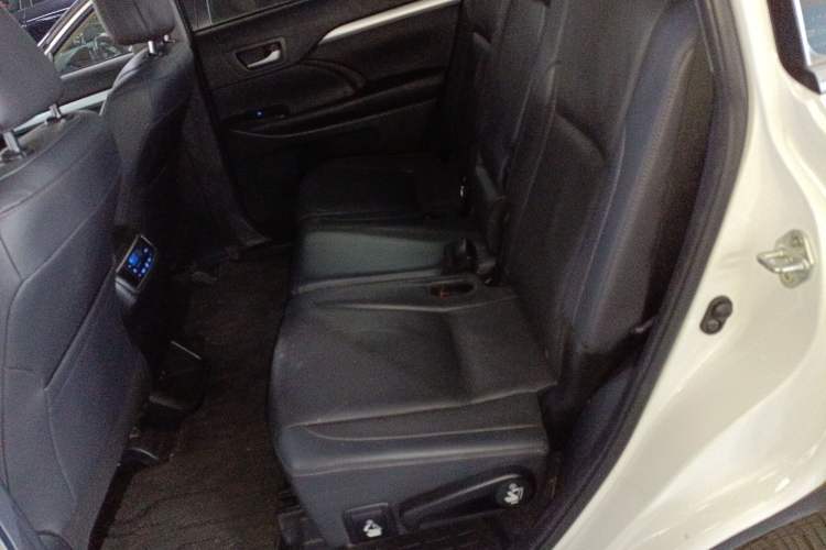 Used Toyota Highlander 2018 2.0T Four-Wheel Drive Luxury Version 7 Seats China VI Standard