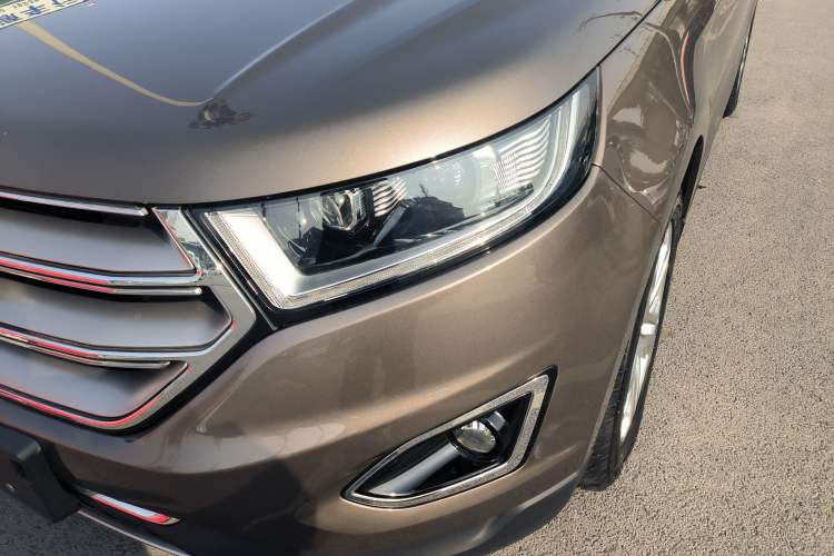 Used Ford Edge 2016 EcoBoost 245 Two-Wheel-Drive Titanium 7-Seater
