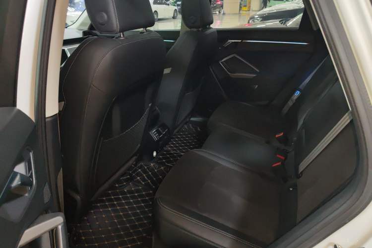 Used Audi Q3 2021 40 TFSI Fashion Dynamic Model
