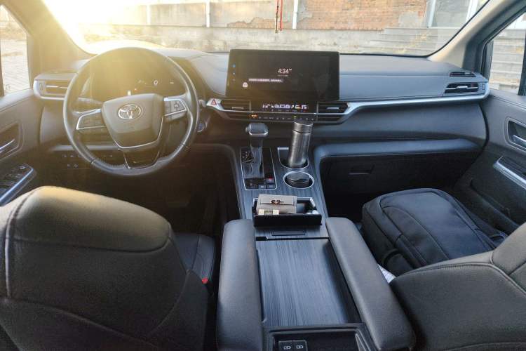 Used Toyota Sienna 2021 2.5L Hybrid Ultimate Edition