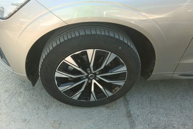 Used Volvo XC60 2024 B5 4x4 Smart Luxury Edition
