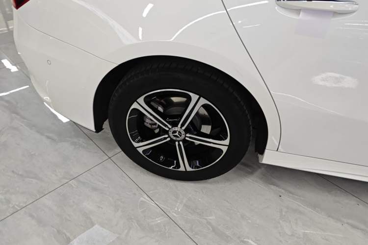 Used Mercedes-Benz A-Class 2022 Revised Version A 200 L Sport Sedan Fashionable Style