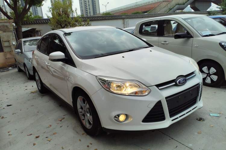 Used Ford Focus 2012 Hatchback 1.6L Automatic Fashion Edition
