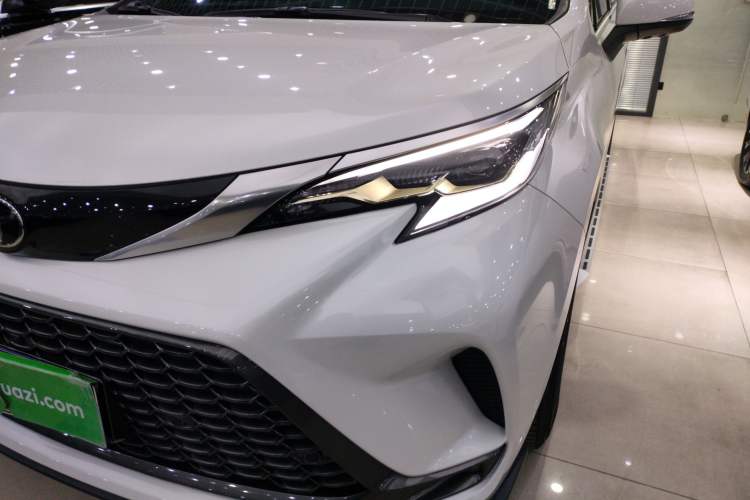 Used Toyota Granvia 2024 2.5L Hybrid Prestige PLUS Four-Wheel Drive Version
