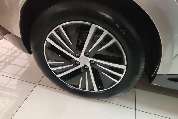 Used Lynk & Co 08 EM-P 2023 120km Long-Range Halo
