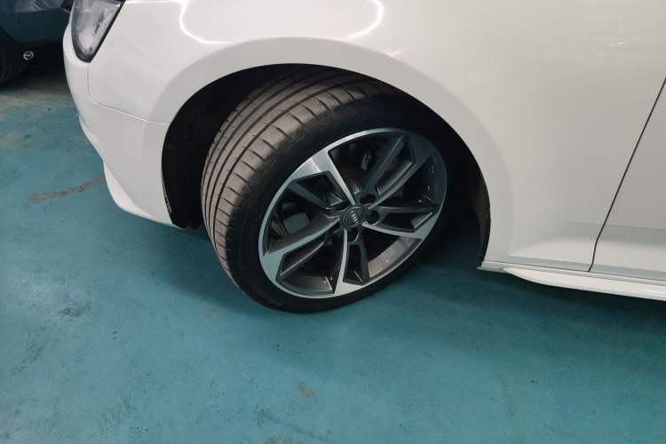 Used Audi A4L 2018 30th Anniversary Edition 30 TFSI Ambition Model
