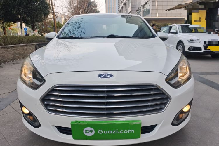 Used Ford Escort 2015 1.5L Automatic Fashion Model
