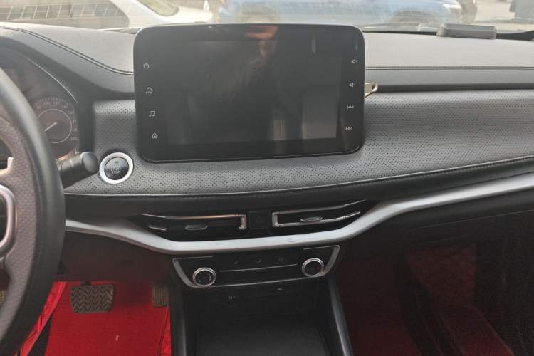 Used JMC Yuhu 7 2022 2.0T Automatic Diesel Two-Wheel Drive Comfort Version Standard Wheelbase
