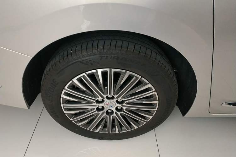 Used Buick GL8 New Energy 2024 Lu Zun Luxury Edition 7-Seater
