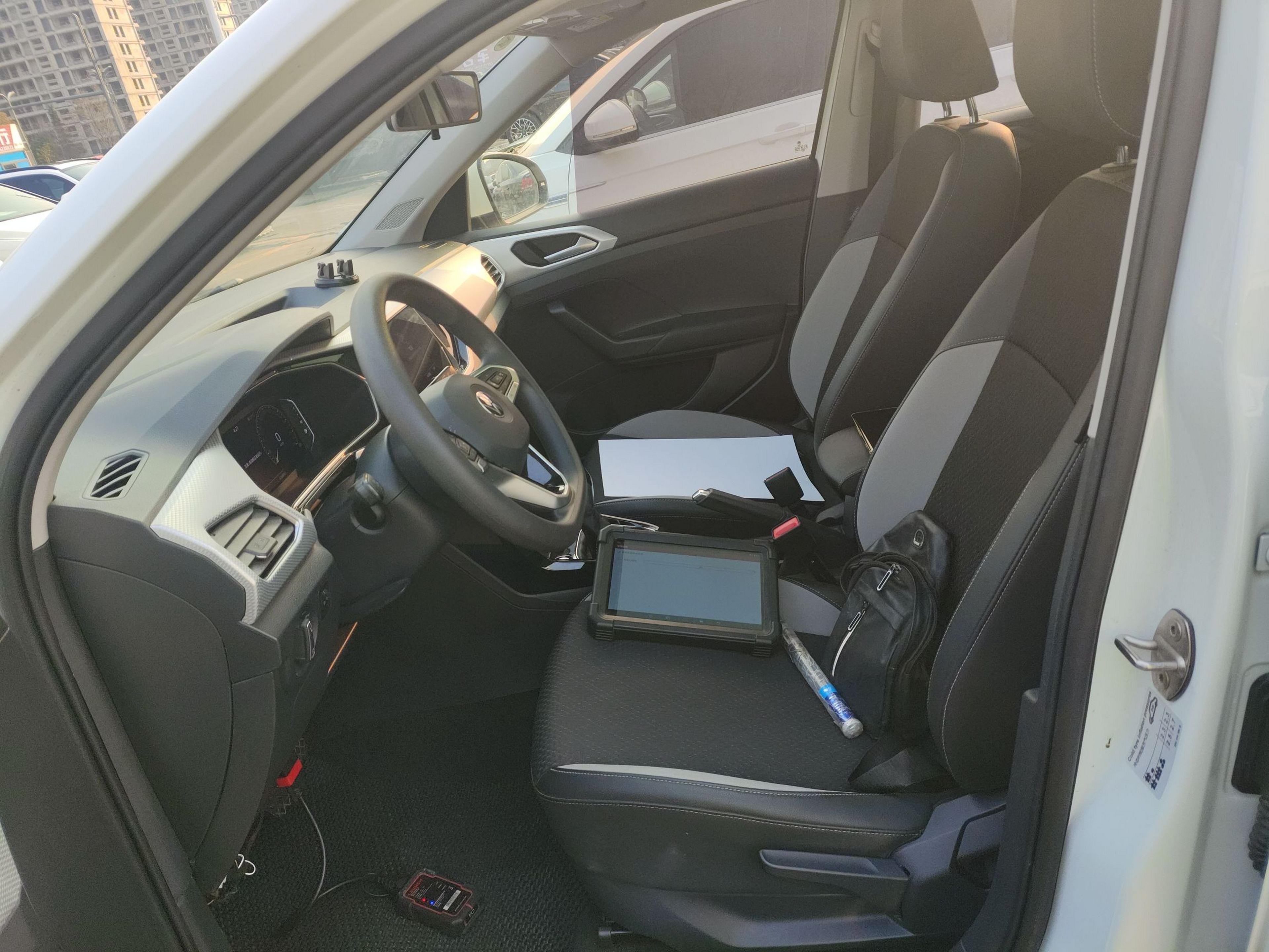 Переднее сиденье в автомобиле