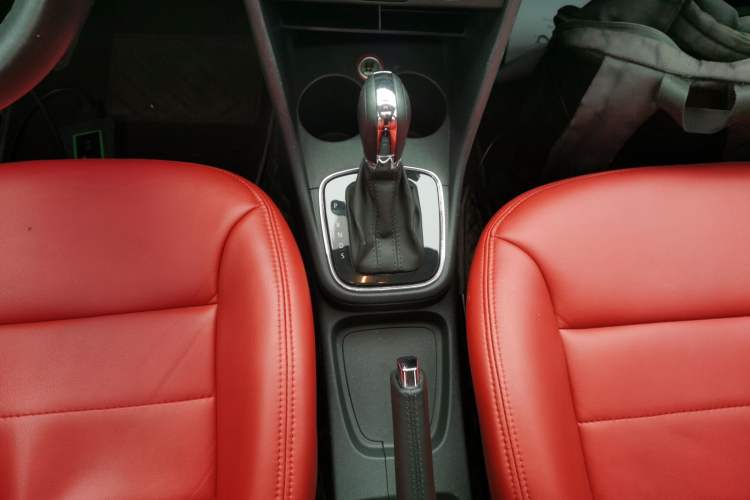 Used Volkswagen Polo 2016 1.6L Automatic Comfort Model
