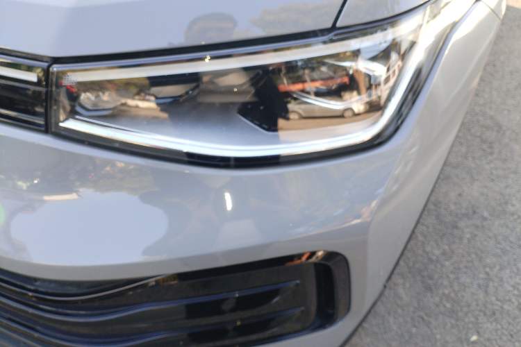 Used Volkswagen Tharu 
