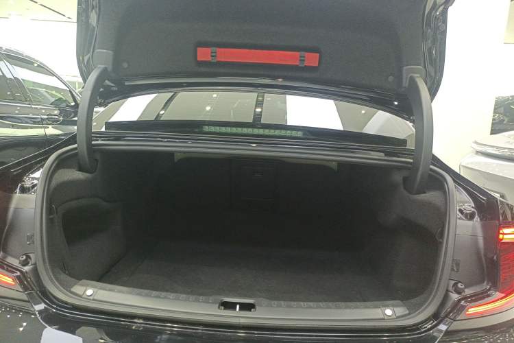 Used Volvo S90 New Energy 2021 T8 eDrive Hybrid Zhiyi Luxury Edition