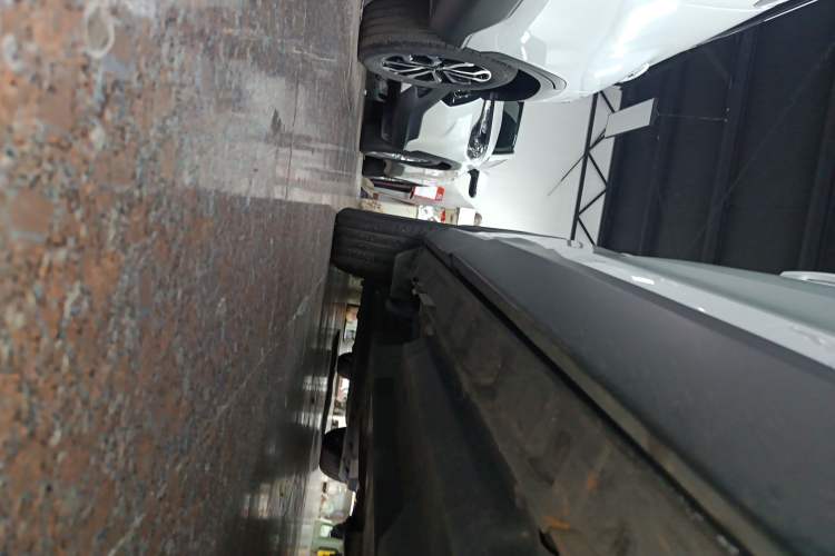 Used Toyota RAV4 2023 2.0L CVT Two-Wheel Drive 20th Anniversary Platinum Edition
