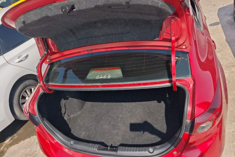 Used Mazda Mazda 3 Axela 2014 Sedan 1.5L Automatic Comfort Model