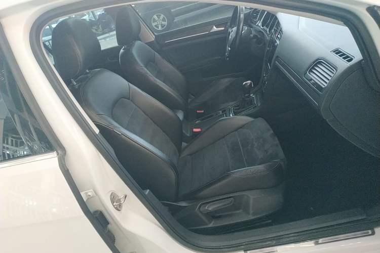 Used Volkswagen Golf 2018 230TSI Automatic Luxury Version