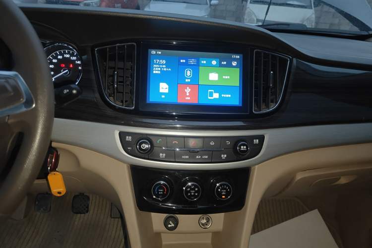 Used Baojun 730 2016 1.5L Manual Comfort Version 7 Seats China V Emission Standard
