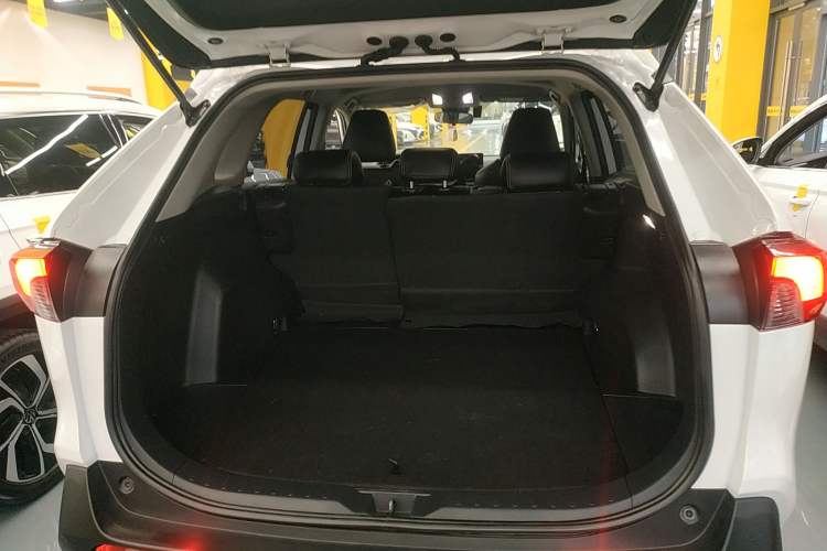 Used Toyota RAV4 2023 2.0L CVT Two-Wheel Drive Urban Edition
