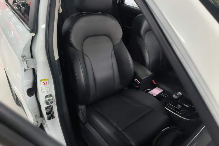 Used Haval H2 2018 Chuanxiang Edition Red Badge 1.5T Dual-Clutch Two-Wheel Drive Fashionable Model
