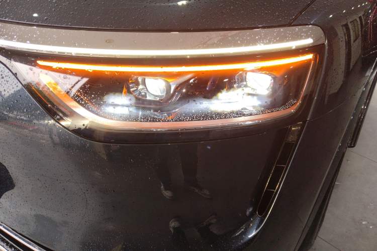 Used Hima AITO M8 2025 Extended-Range Max+ Version 53.4 kWh 6-Seater Edition
