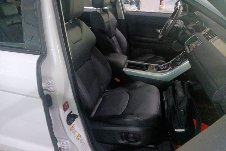 Used Land Rover Range Rover Evoque 2018 240 PS SE Smart Brilliance Edition
