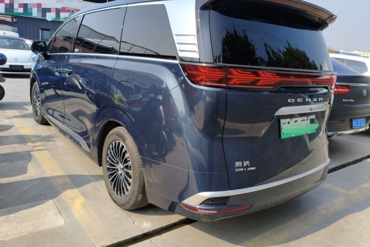 Used Denza D9 2022 DM-i 970 Four-Wheel Drive Flagship Model
