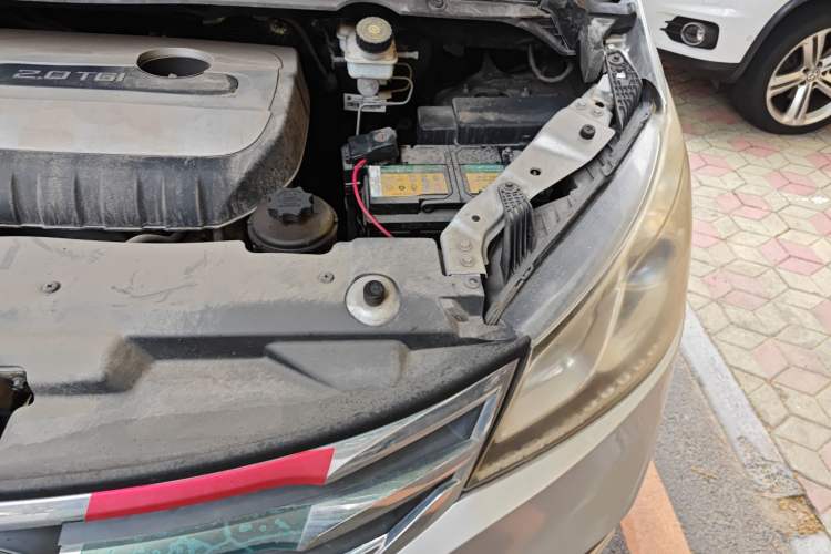 Used SAIC MAXUS G10 2014 2.0T Automatic Elite Edition
