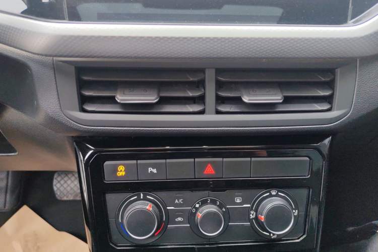 Used Volkswagen Tacqua 2021 200TSI DSG JoyConnect Edition
