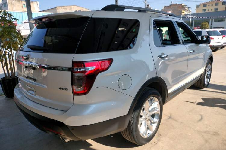 Used Ford Explorer 2013 3.5L Deluxe Model
