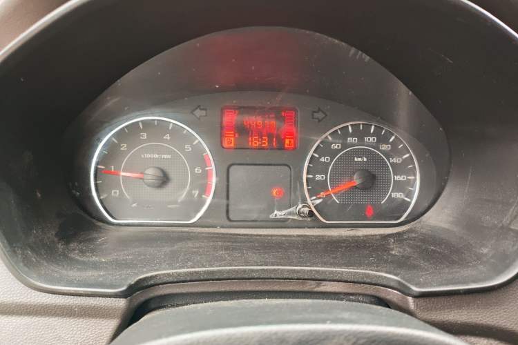 Used Wuling Hongguang V 2019 1.5L Base Version China VI LAR