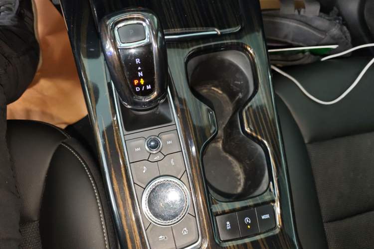 Used Cadillac XT4 2018 28T Two-Wheel Drive Tech Version
