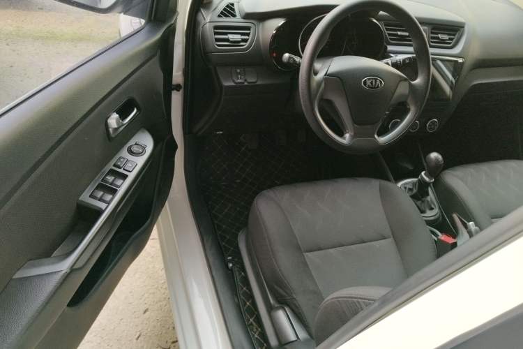Used Kia K2 2015 Sedan 1.4L MT GLS
