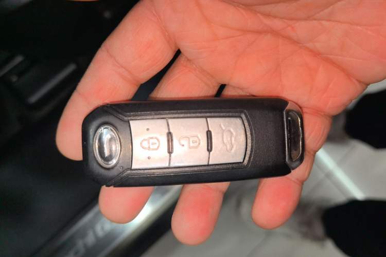 Used GAC Trumpchi GS5 Super 2015 2.0L Automatic Two-Wheel Drive Luxury Navigation Edition
