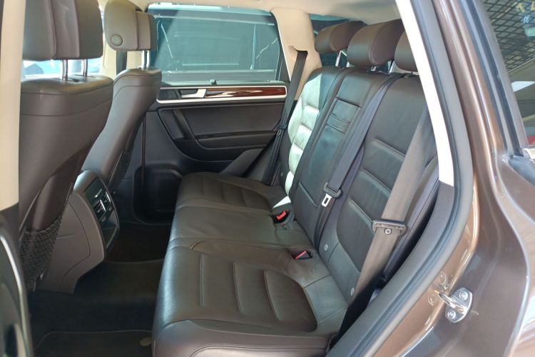 Used Volkswagen Touareg 2011 3.0 TSI Comfort Version
