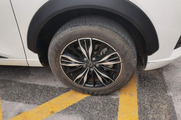 Used SOL QX 2021 300T DCT Prestige Smart Connectivity Version
