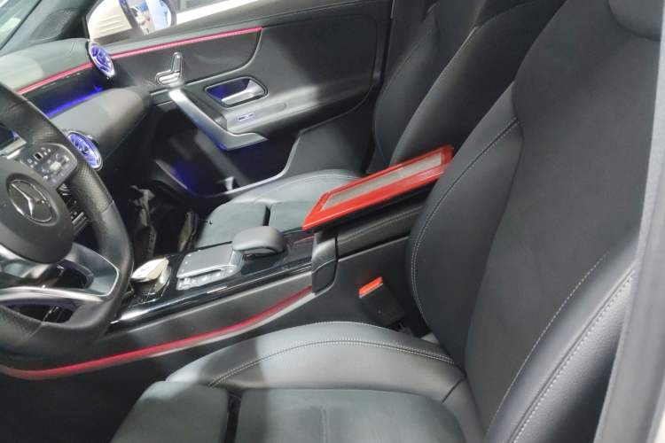 Used Mercedes-Benz A-Class 2022 Revised Version A 200 L Sport Sedan Fashionable Style