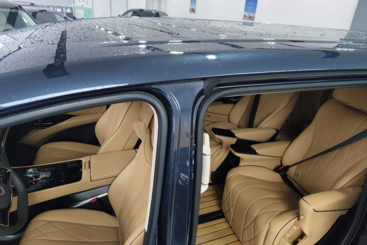 Used Denza D9 2024 EV 620 Premium Model
