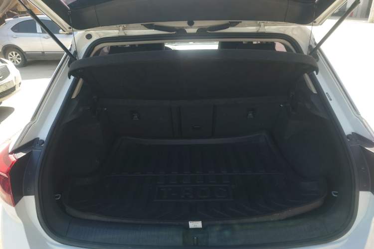 Used Volkswagen T-ROC 2018 280TSI DSG Two-Wheel Drive Advanced Version China V Emission Standard