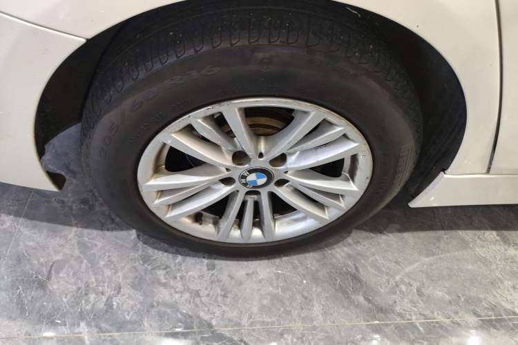 Used BMW 3 Series 2015 316Li Fashion Model
