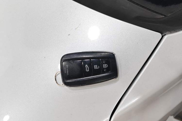 Used Toyota Avalon 2019 2.0L Ambition Edition China VI
