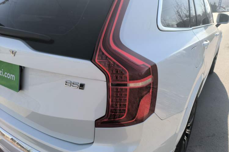 Used Volvo XC90 2024 B5 SmartDrive Luxury Edition 5 Seats
