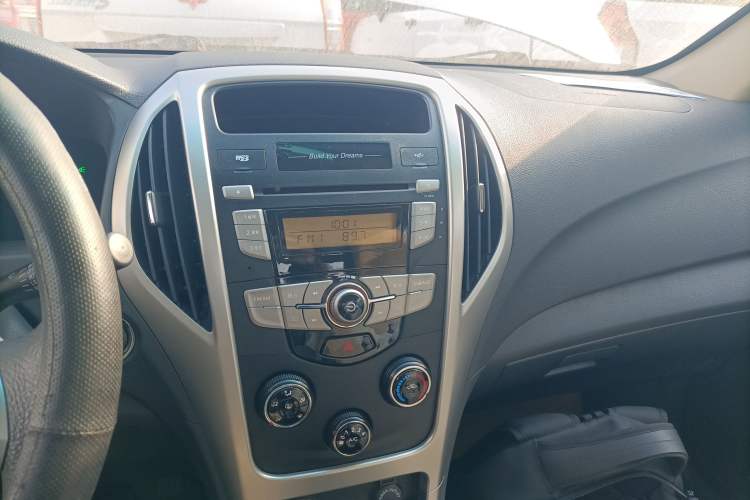 Used BYD F3 2015 Energy-Saving Edition 1.5L Manual Luxury Model
