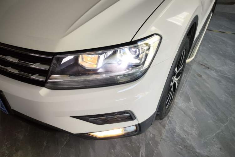 Used Volkswagen Tiguan L 2017 330TSI Automatic Two-Wheel Drive Luxury Edition
