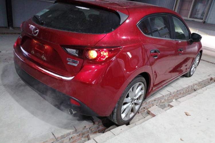 Used Mazda Mazda 3 Axela 2014 Hatchback 2.0L Automatic Flagship Model