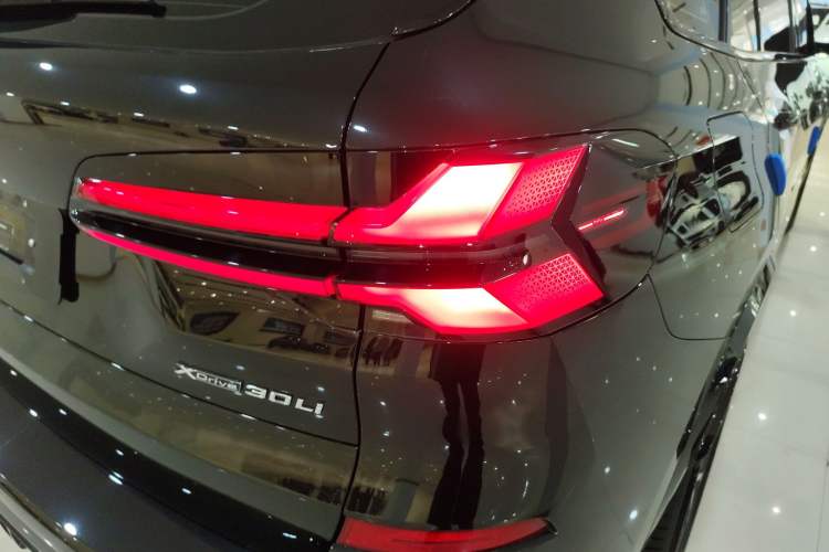 Used BMW X5 2023 xDrive 30Li Luxury M Sport Night Edition Package
