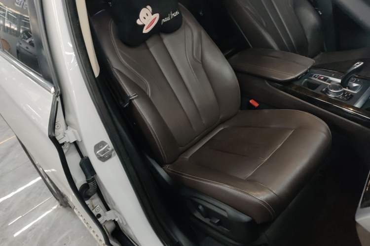 Used BMW X5 2015 xDrive28i
